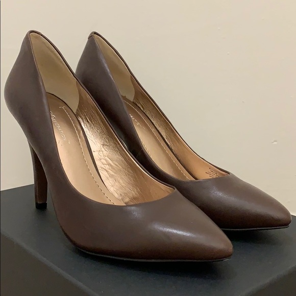 chocolate brown pump